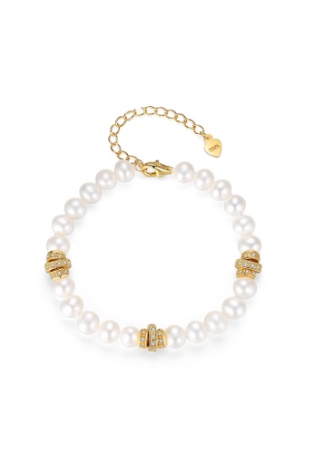 white pearl bracelet