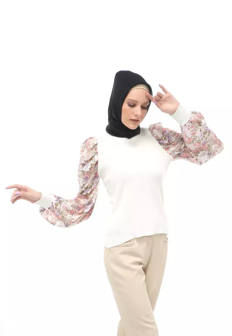 Kartika Blouse Muslimah Atasan Wanita Long Sleeve Motif Carnation Regular Fit - Putih