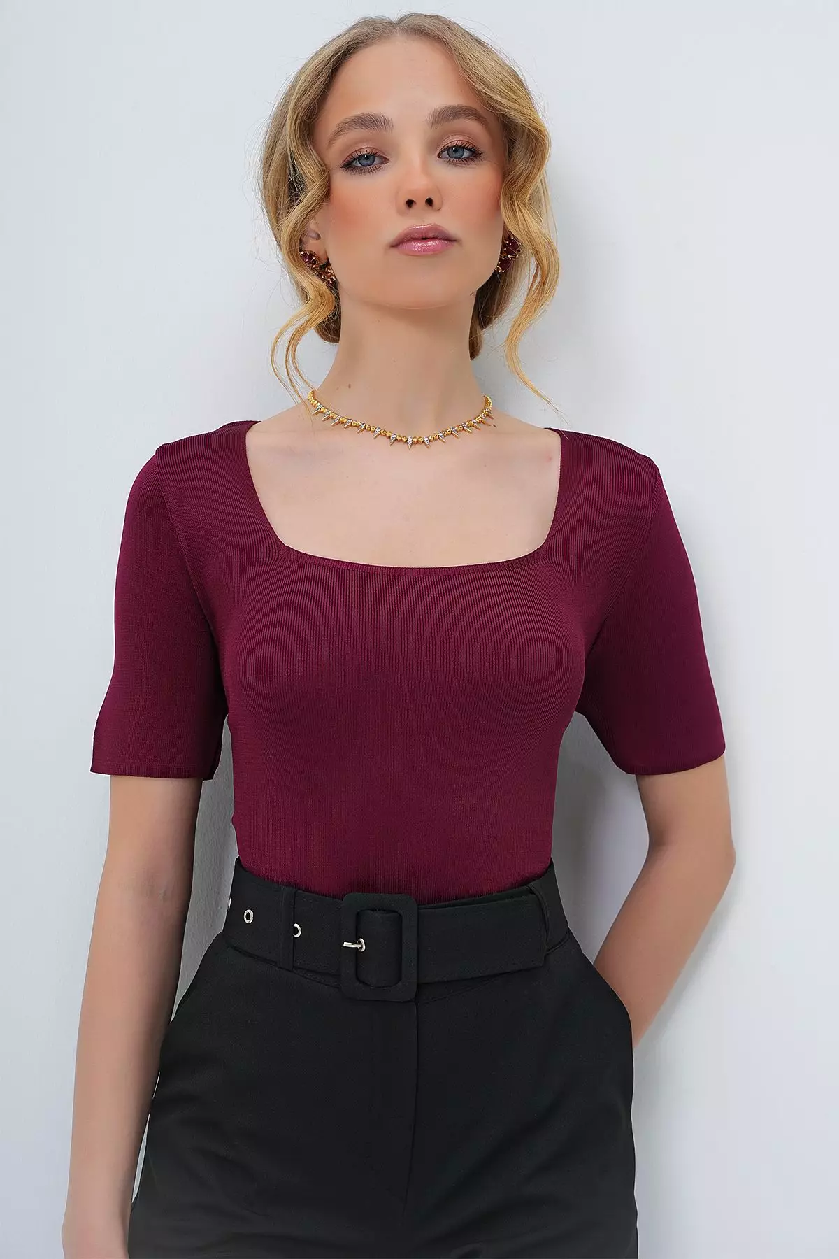 Women's Burgundy Square Neck Short Sleeve Seasonal Knitwear Blouse