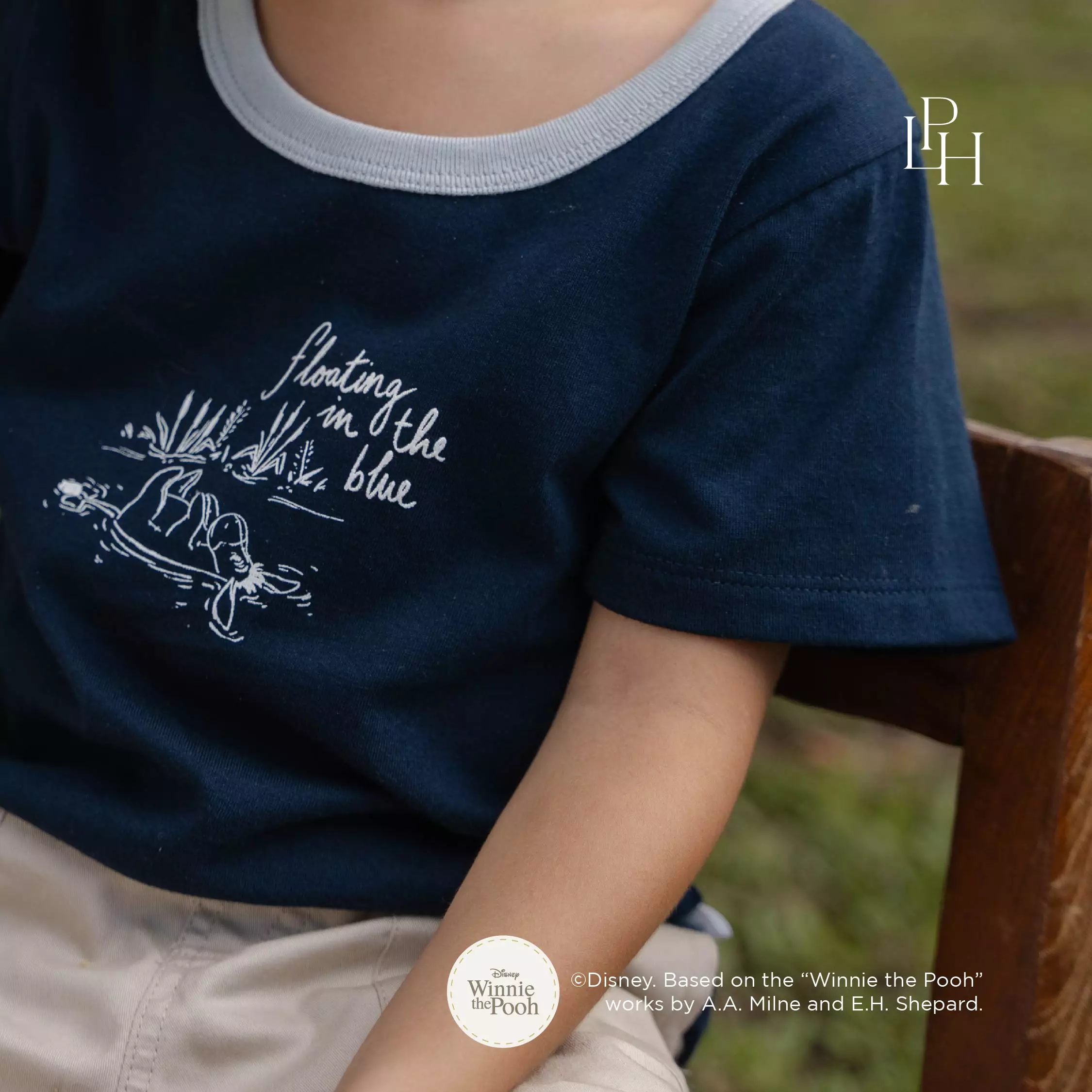 Little Palmerhaus - Disney's Winnie The Pooh T-Shirt (Kaos Anak) Light Blue