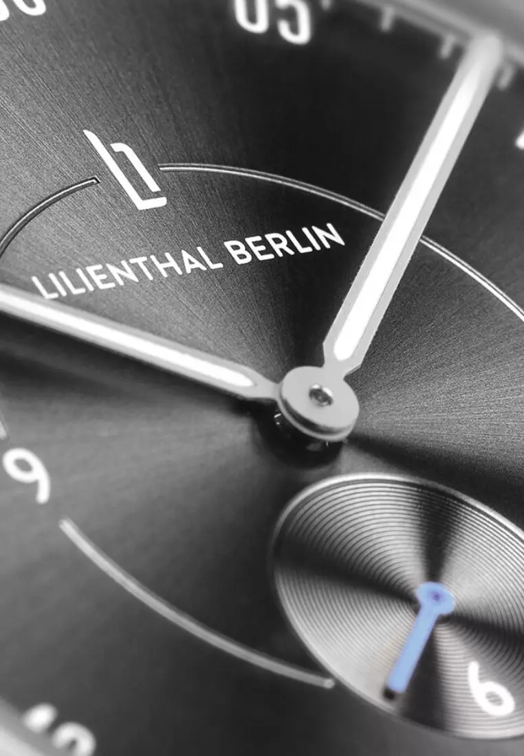 Lilienthal 1 All Silver small - Black Leather Strap