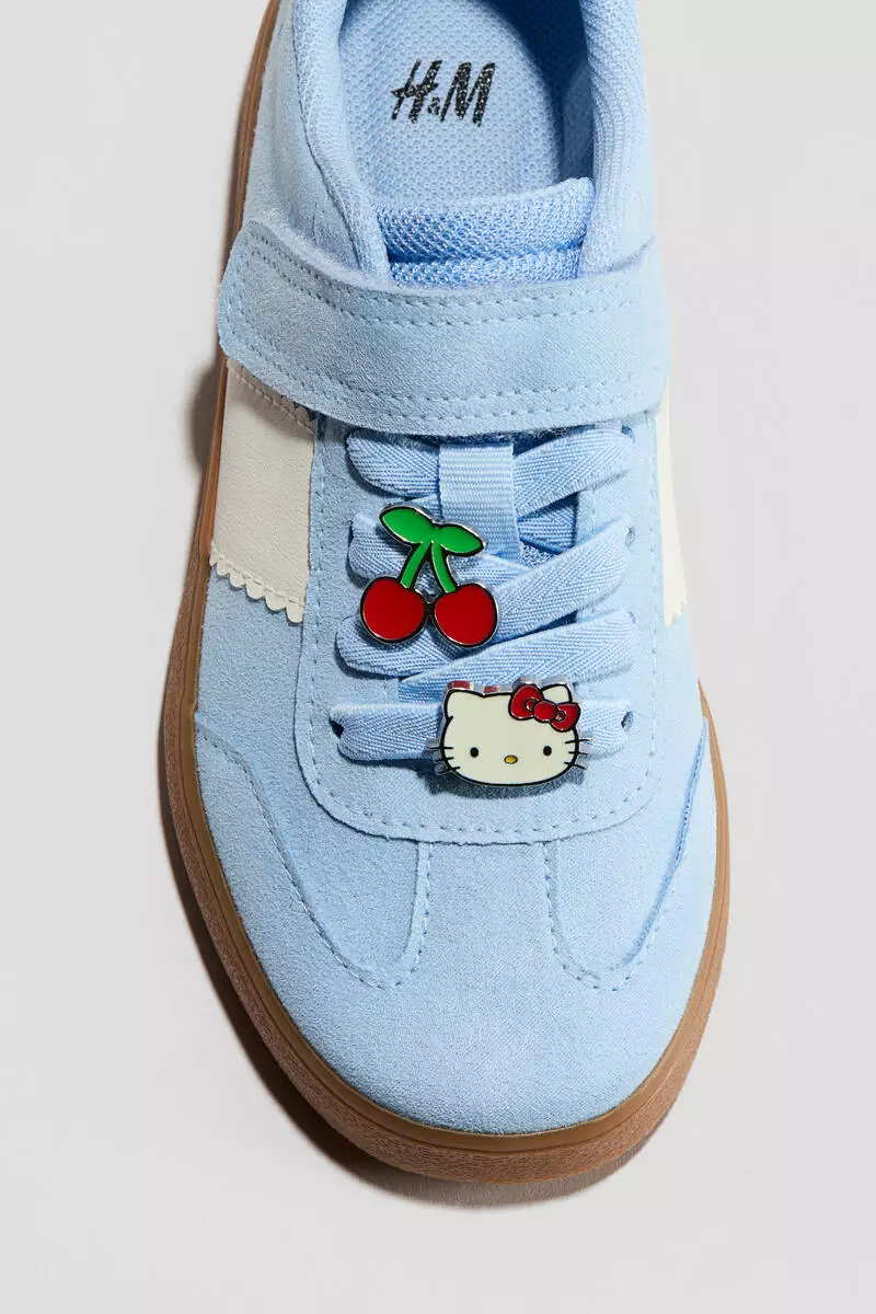 Motif-detail trainers