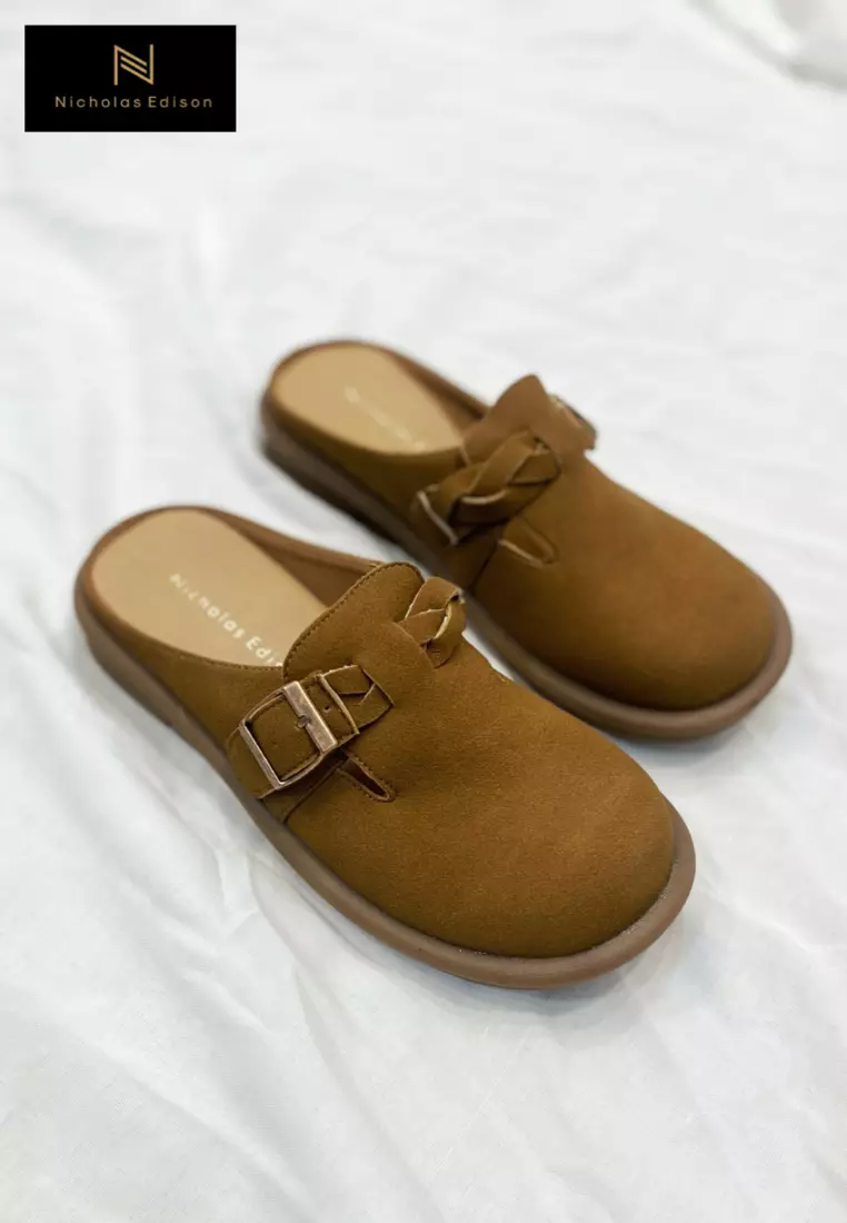 Flat Ezra Brown