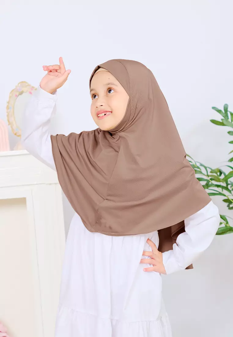 Cotton Bee - Jennaira Bergo Dagu | Hijab Instan Anak Non Pad - M