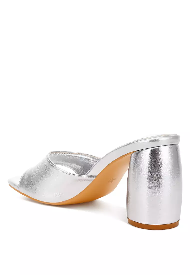 Sandal Slip On Kulit Imitasi Metalik dalam Warna Perak