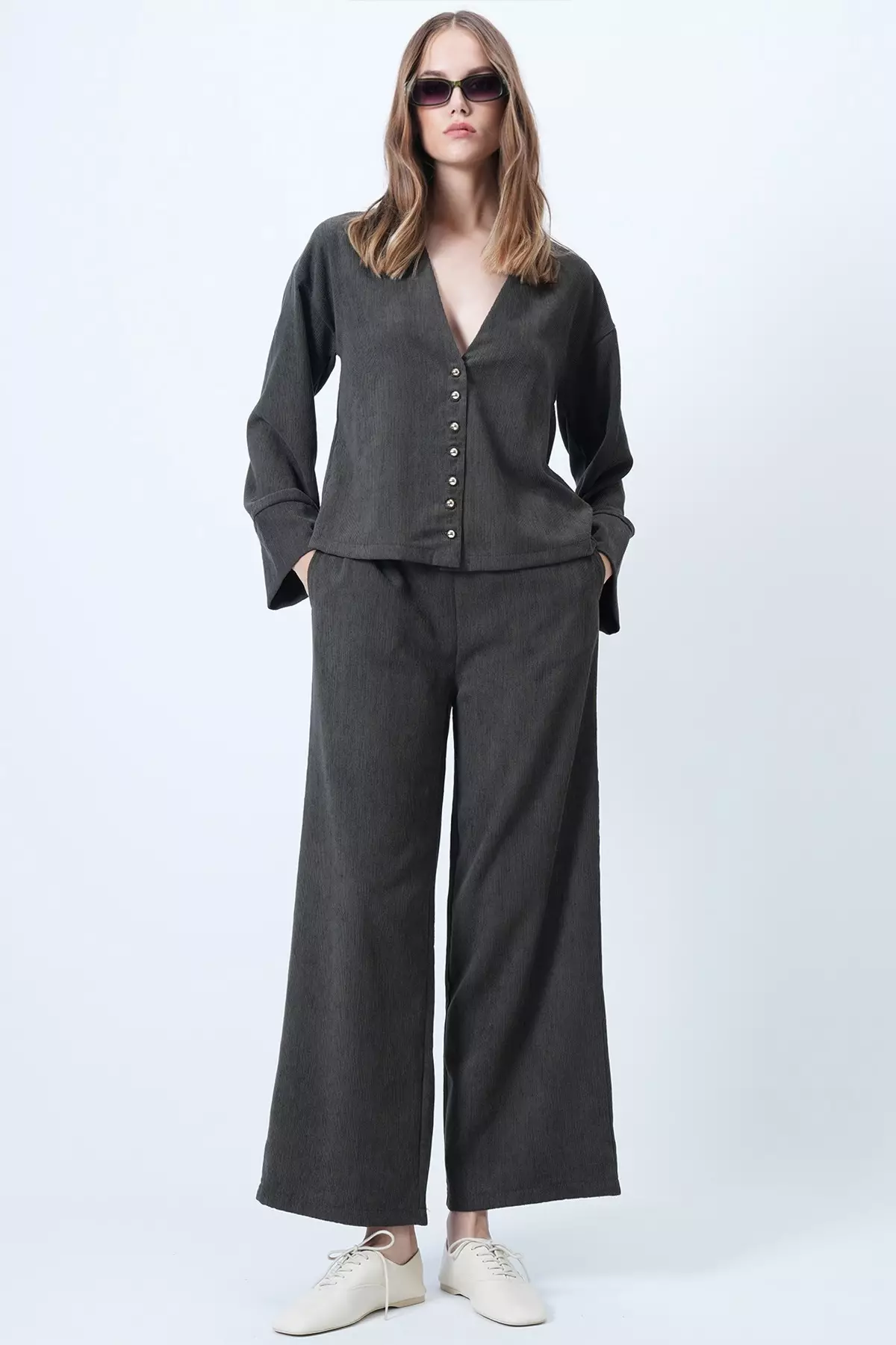 Haki Hakim Lapel Collar Gold Button Detailed Velvet Jacket And Palazzo Trousers Two-Piece Set Alc-X14633