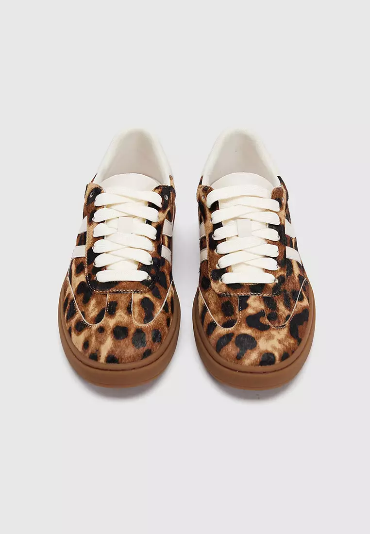 Leopard Printed Round Toe Sneakers