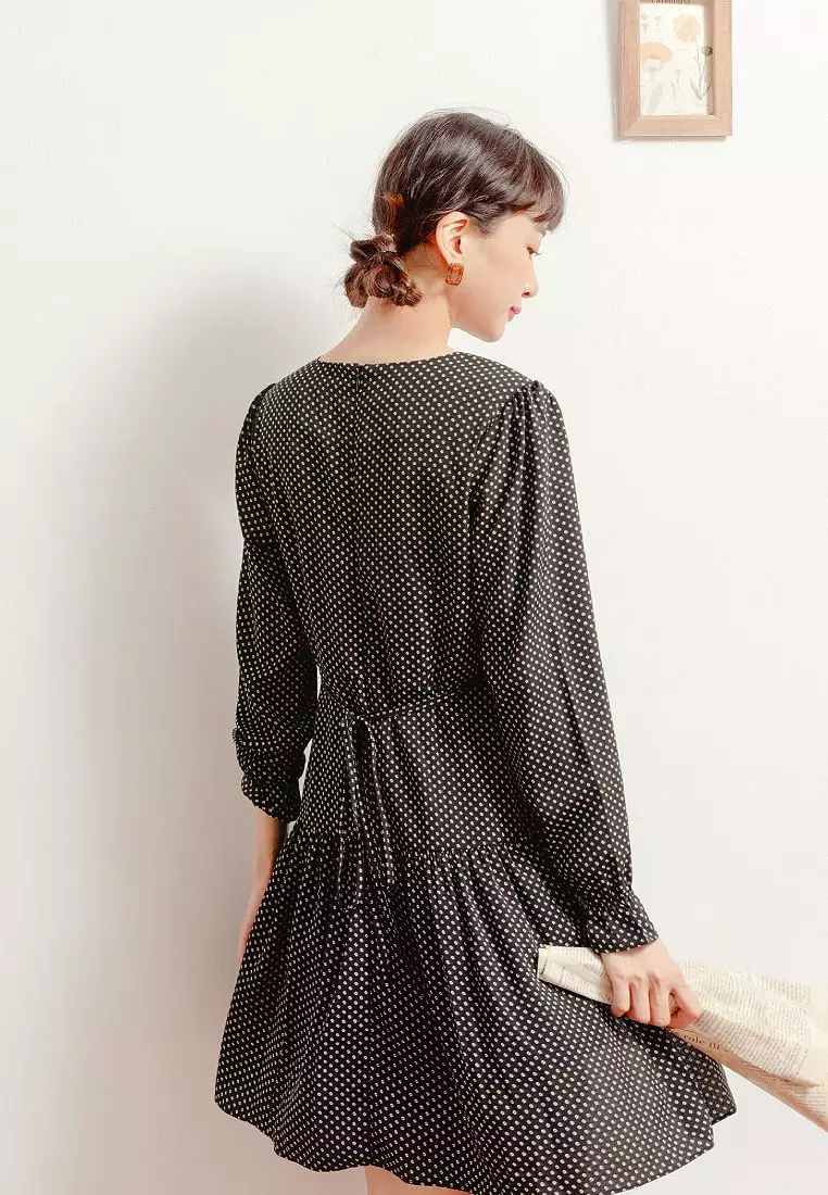 KITTY拿鐵咖啡系列．咖啡豆圓點印花後綁帶雪紡洋裝《KB1404》