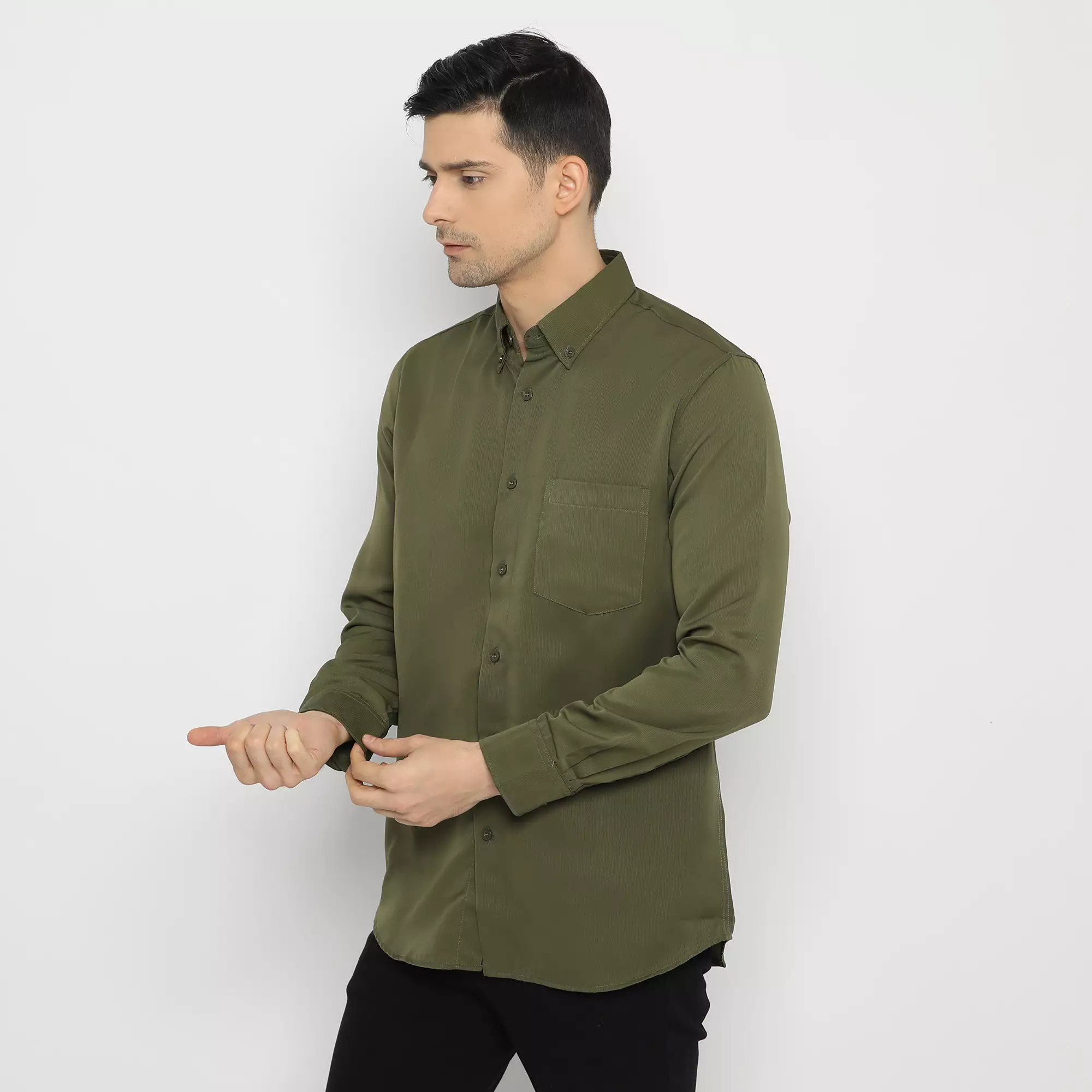 Platini Kemeja Pria Polos Lengan Panjang Hijau Olive Polinosic 66237