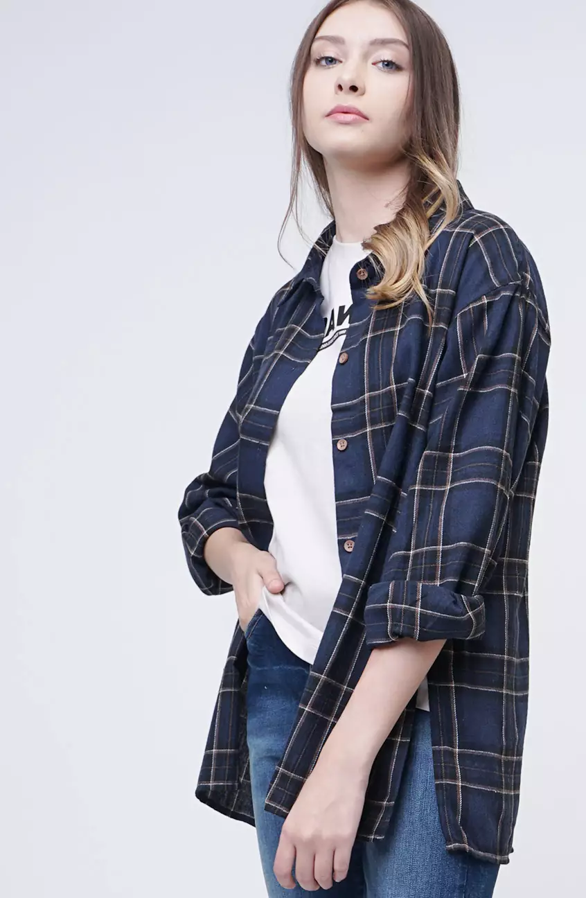 Kemeja Lena Navy Black