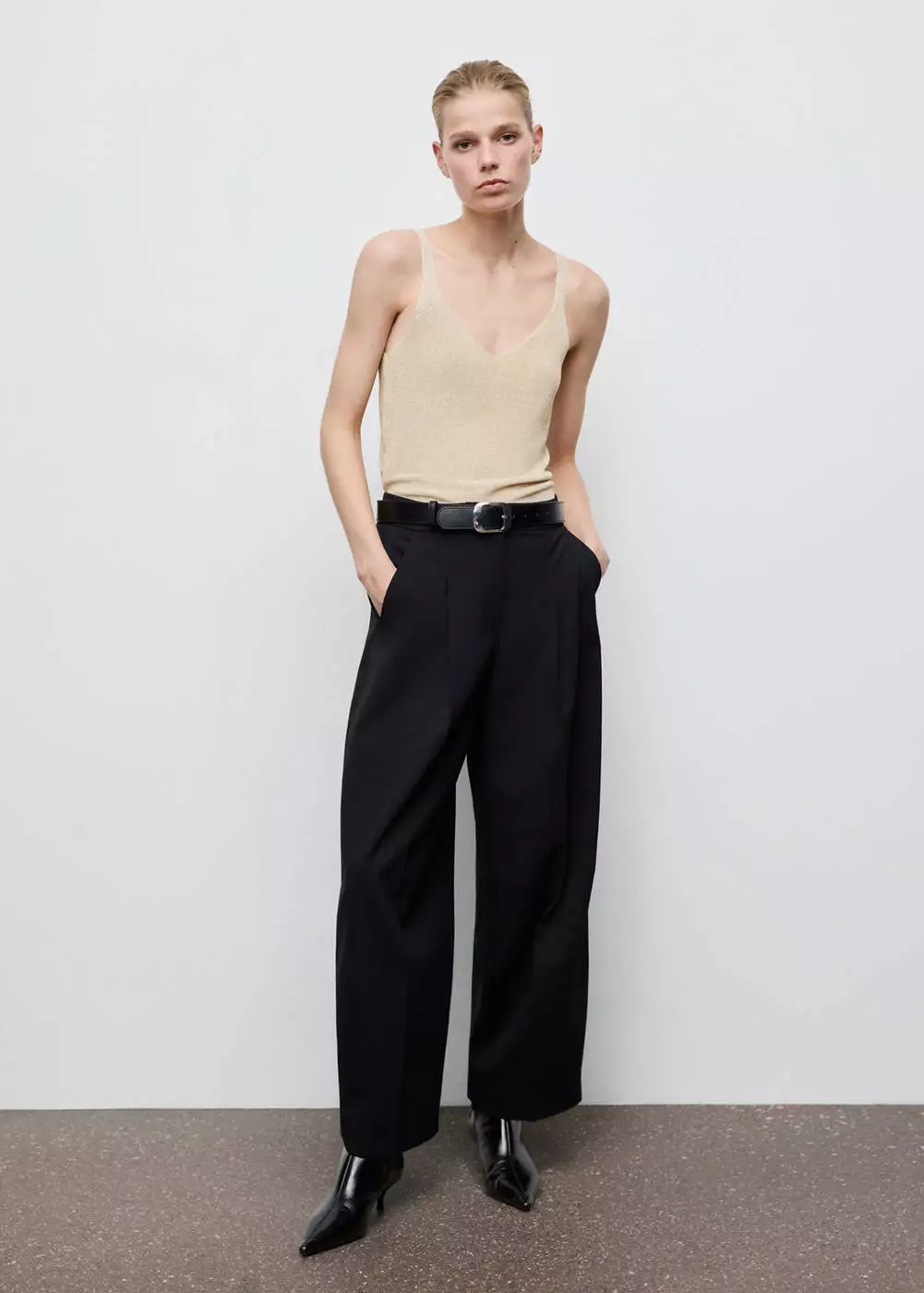 Atasan rajut lurex kerah V