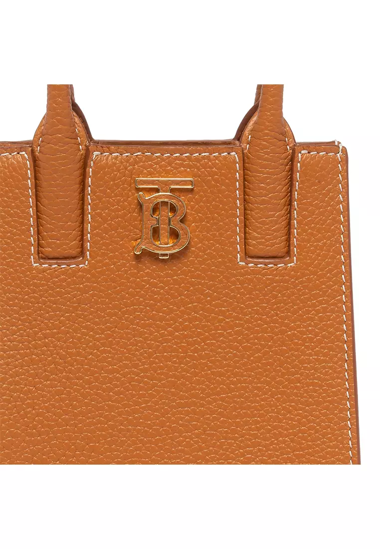 送料関税込★Burberry★FRANCES MICRO GRAINY LEATHER TOTE BURBERRY Grainy Leather Micro Frances Tote Warm Russet 80627021