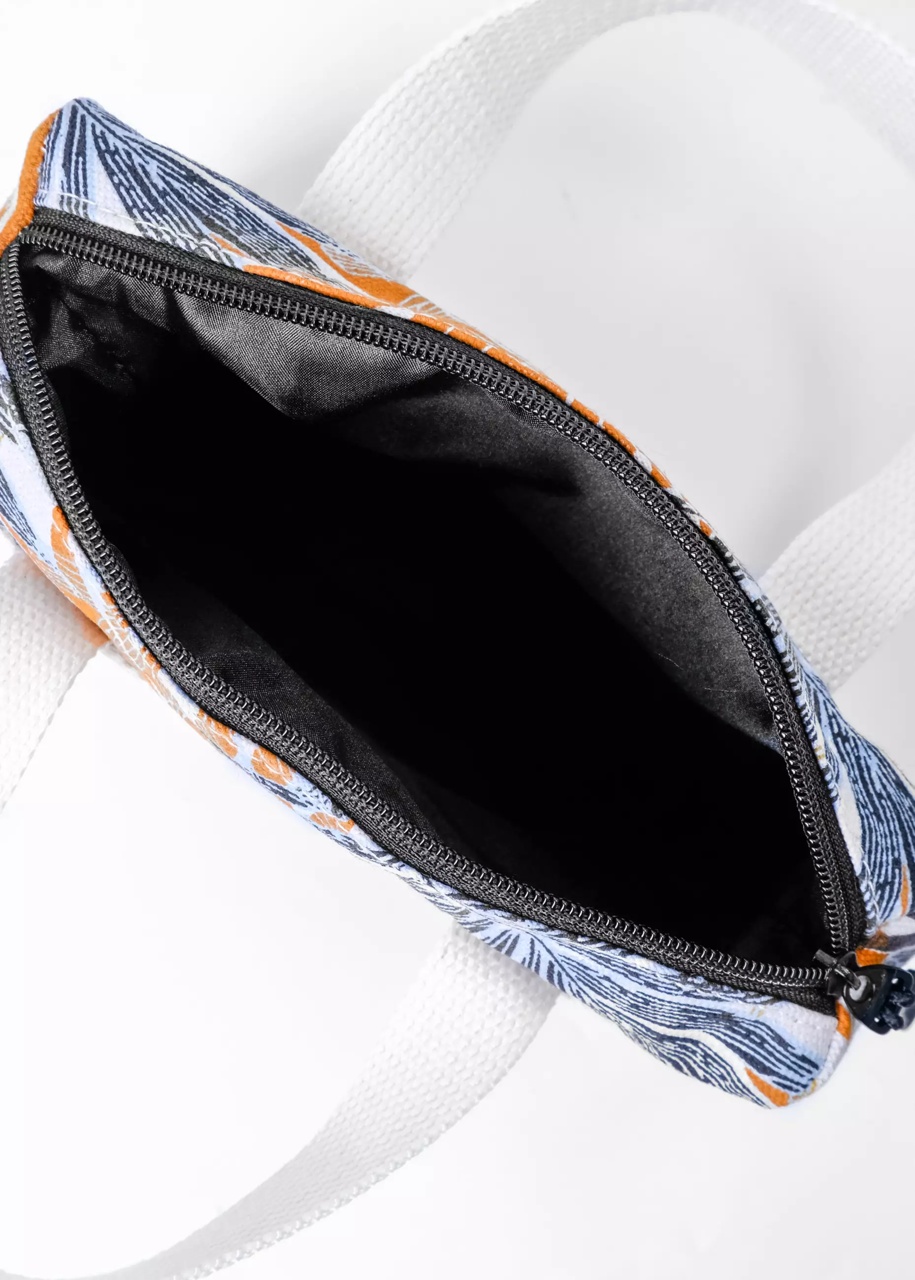 Pamole Pouch Kosmetik Bahan Kanvas Penutup Resleting - PMU Leaf Orange