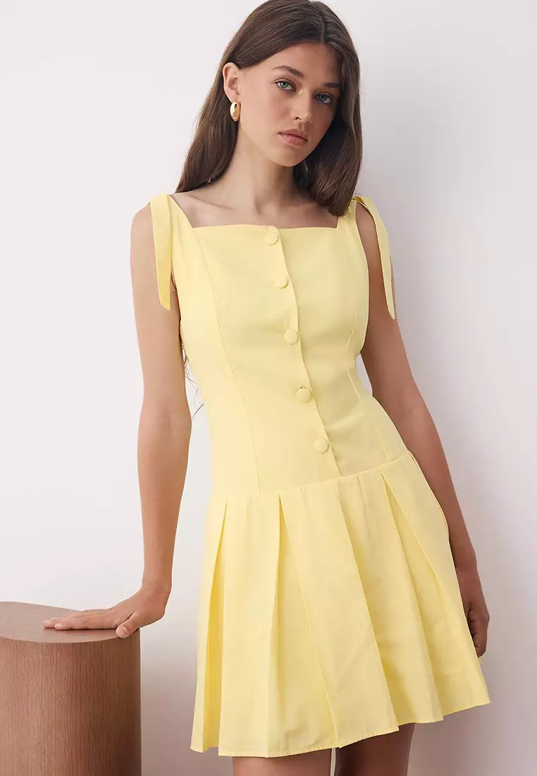 Light Yellow Button Detailed Pleated Woven Dress