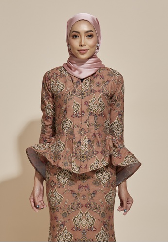 Buy HABRA Kaisara Kebaya Peplum KS05 from HABRA in Pink at Zalora