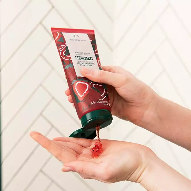 Strawberry Shower Scrub 200Ml