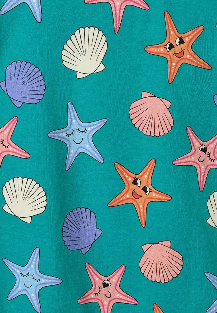 T-shirt with starfish