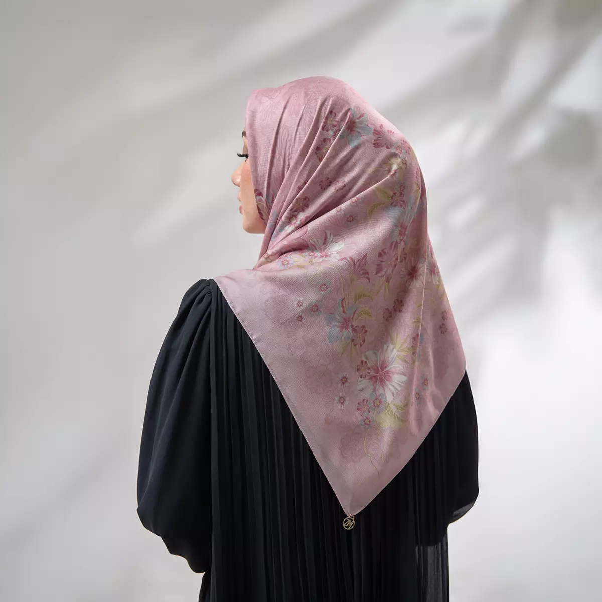 [INCLUDE PREMIUM HARD BOX] ZM Zaskia Mecca - Timun Mas Baby Pink Scarf - Alkisah - Hijab Premium Square Motif Kerudung Segi Empat