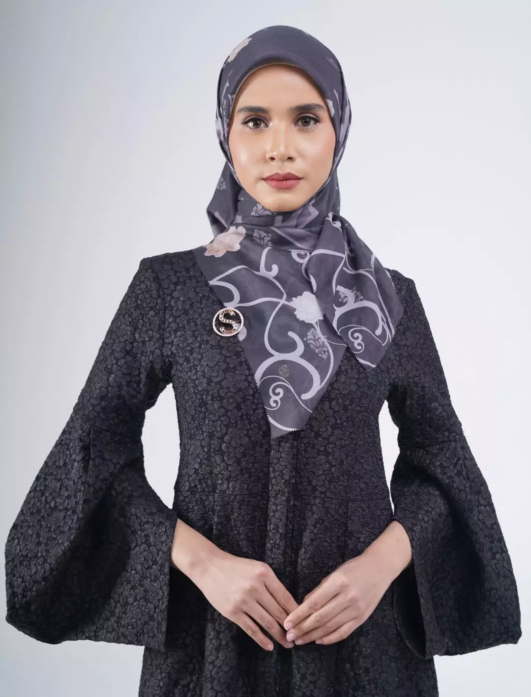 Florentine Printed Scarf Black | Hijab Kerudung Segi Empat Motif