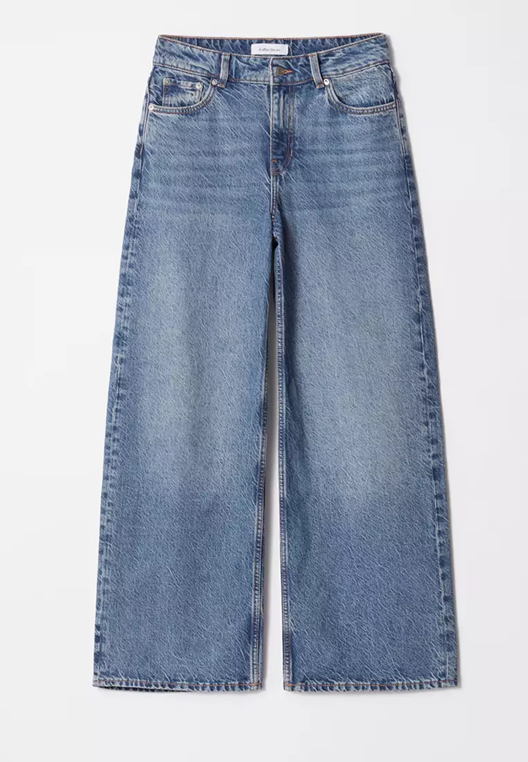 Relaxed Wide-Leg Jeans