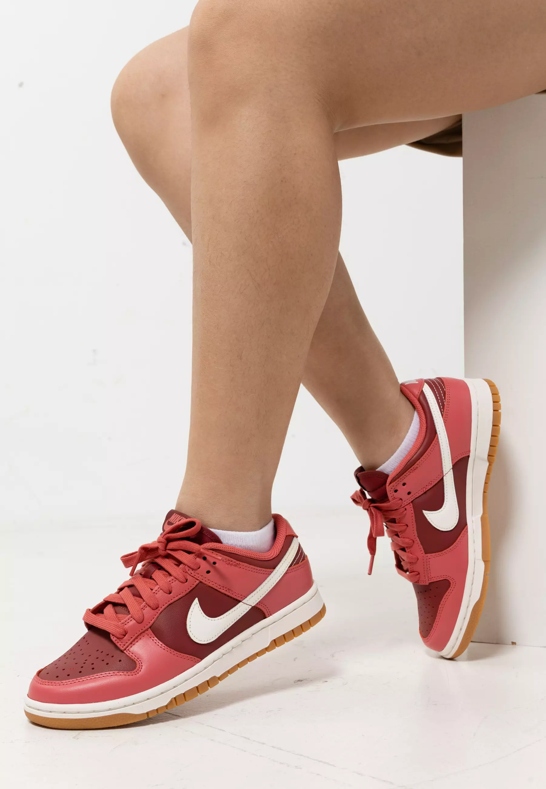 Dunk Low Sneakers