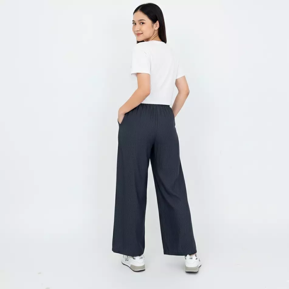 Elmira Basic Pants - HITAM