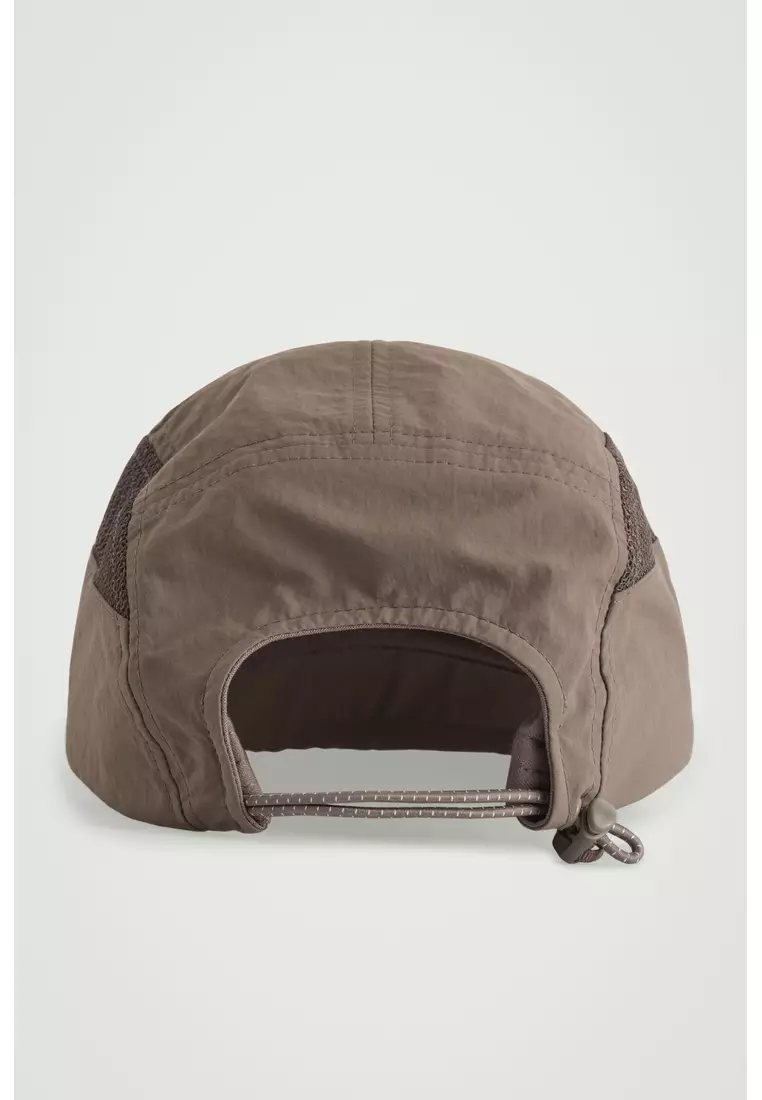 Jual COS Cap Original 2025 | ZALORA Indonesia