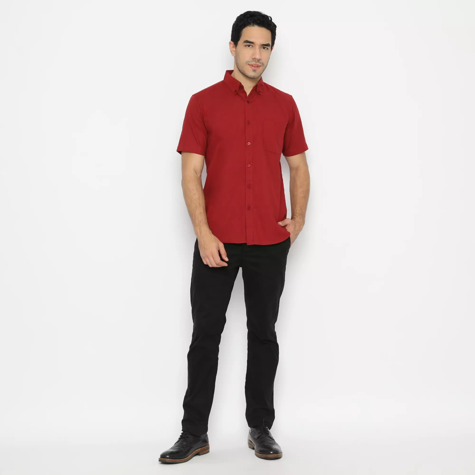 Platini Kemeja Pria Polos Lengan Pendek Katun Oxford Merah 63215