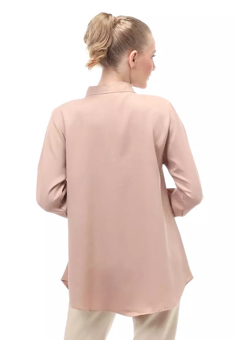 Blouse Atasan Wanita Motif Polos Design Simple Front Button Opening Regular Fit - Mocca
