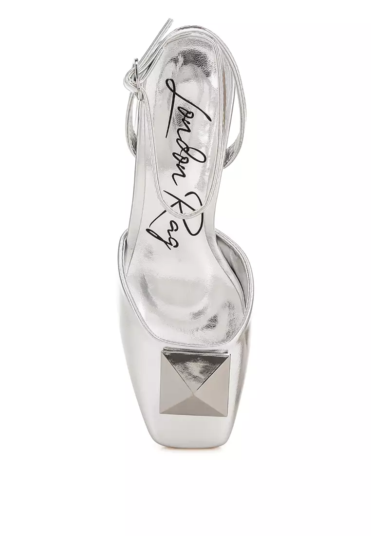 Detail Bros Sandal Tali Pergelangan Kaki Warna Perak