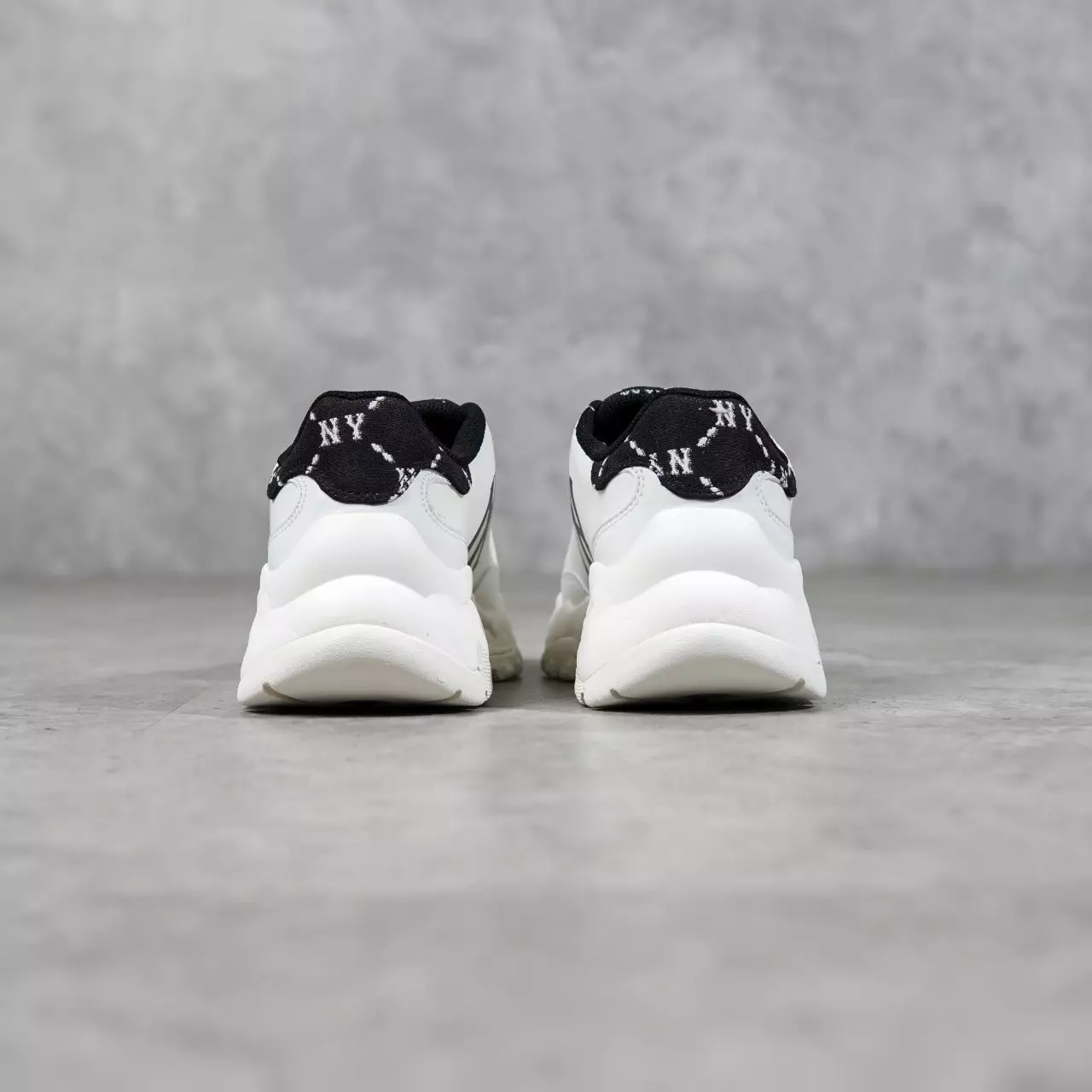 Sepatu MLB NY MONOGRAM LOGO SIDE BLACK IVORY WHITE RYTON SNEAKER 100% ORIGINAL