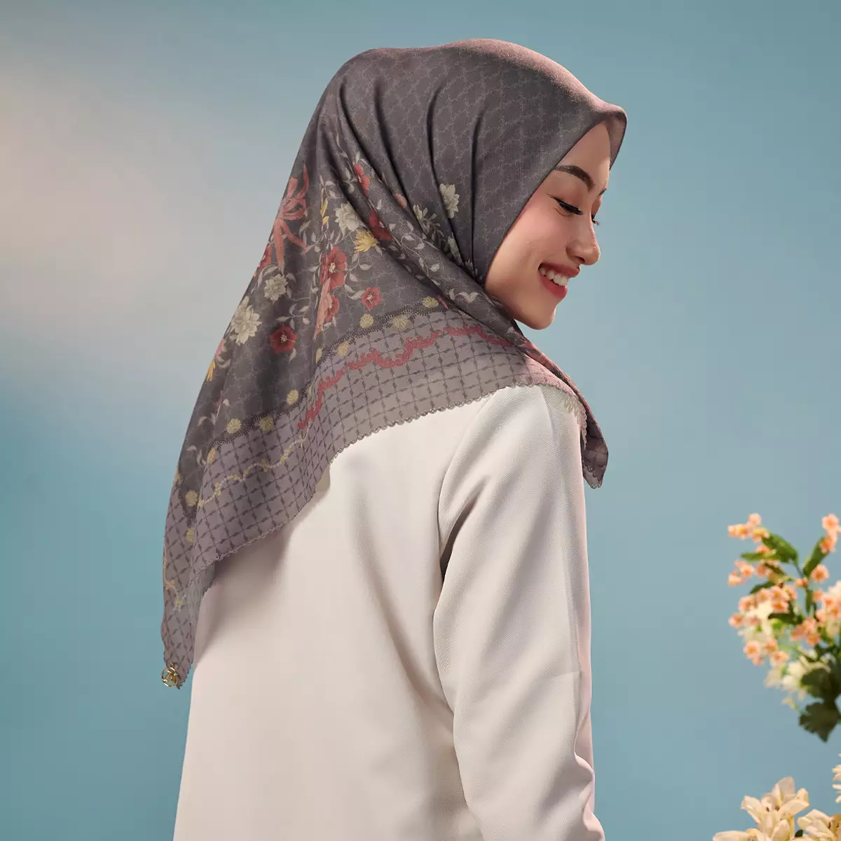 [INCLUDE HARD BOX] ZM Zaskia Mecca - Scarf Bunga Pertiwi Edisi Cut Nyak Dien Mocca | Material Voal Alaska Premium | Hijab Motif Segi Empat