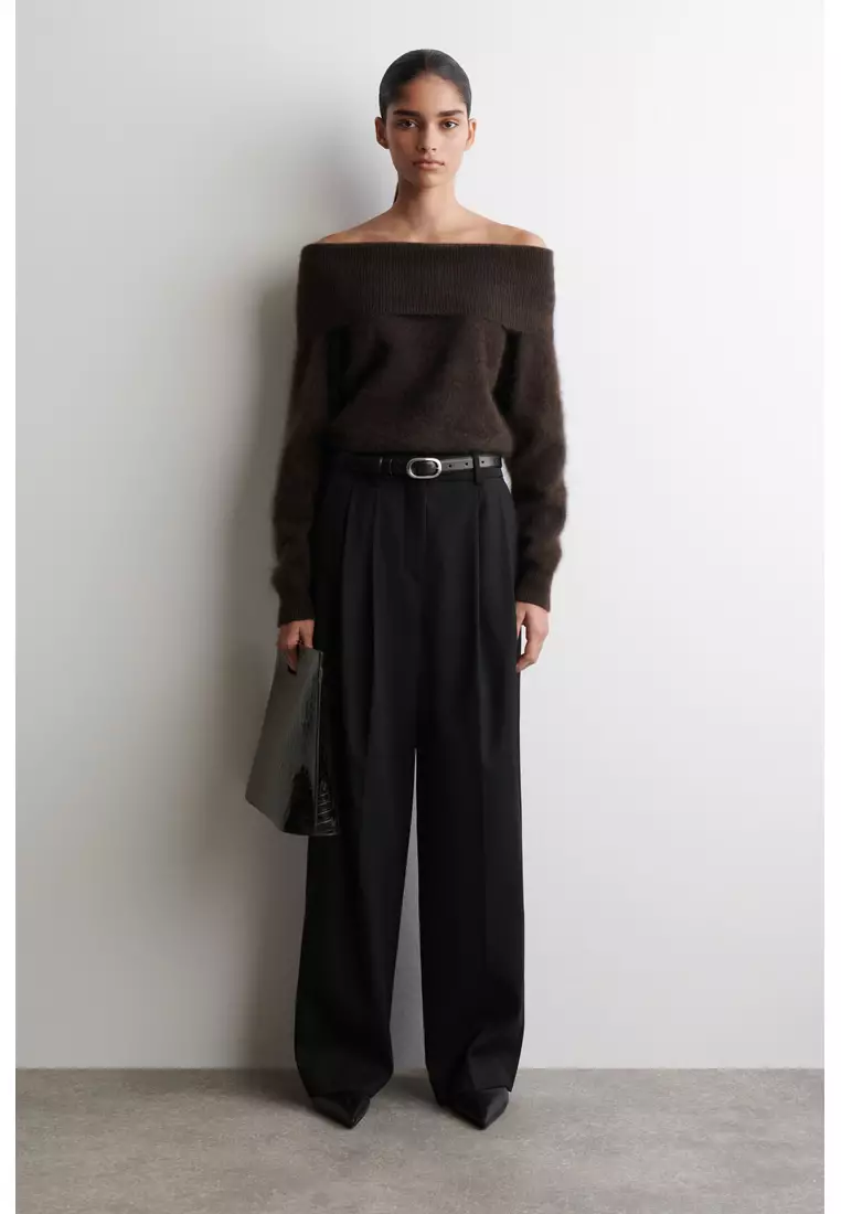 OFF-THE-SHOULDER MERINO WOOL JUMPER