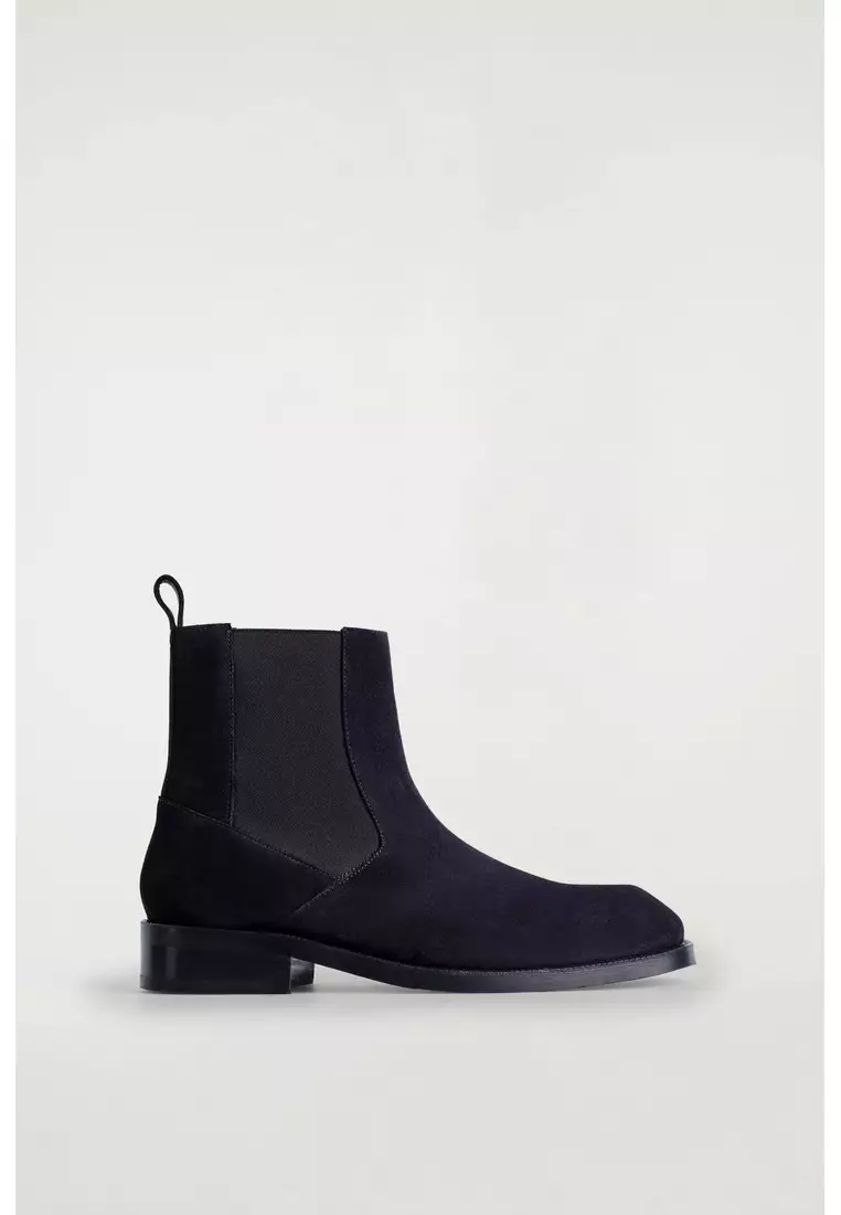 SQUARE-TOE LEATHER CHELSEA BOOTS