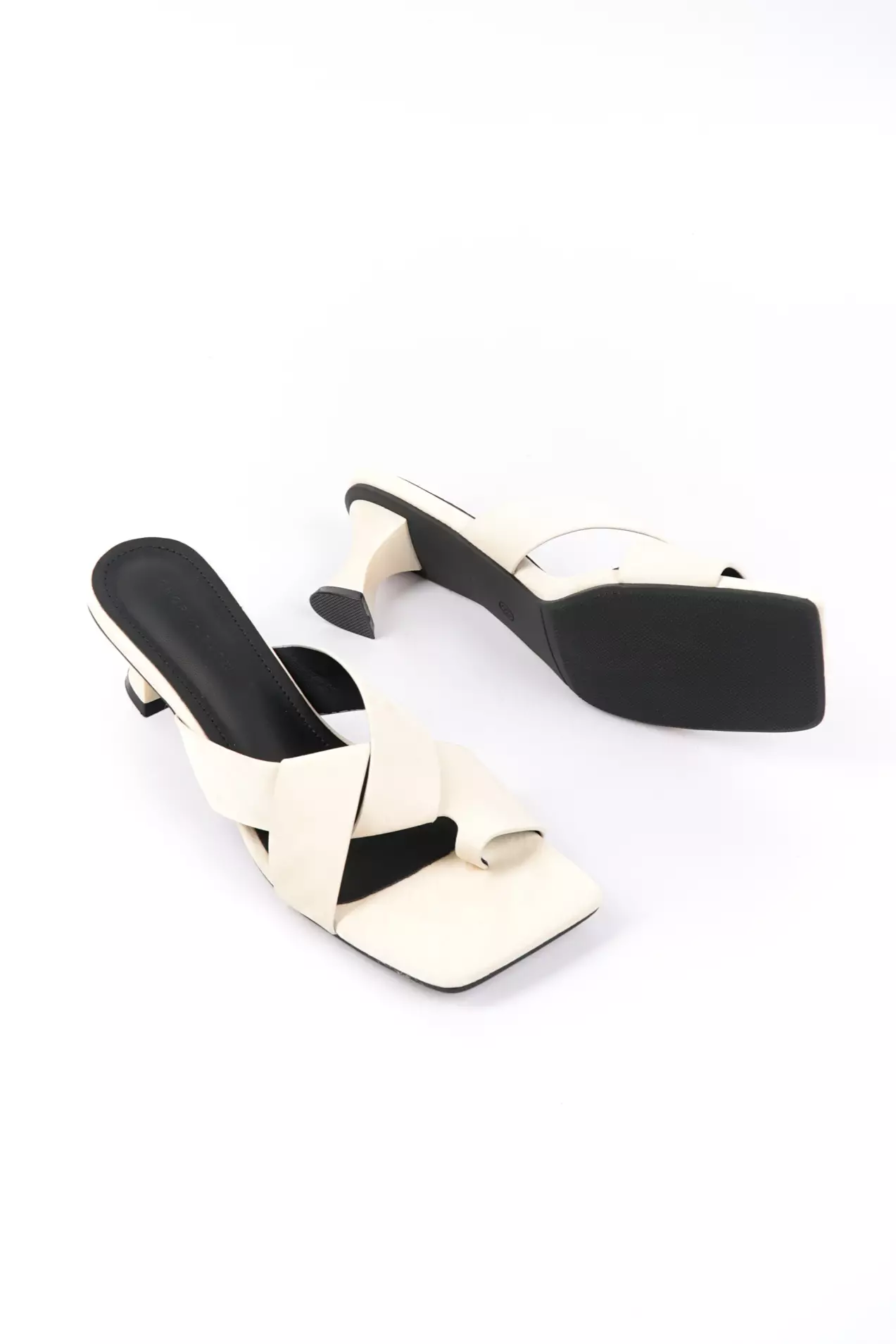 Blow Aya Heels Wanita 5cm GIBL 0001