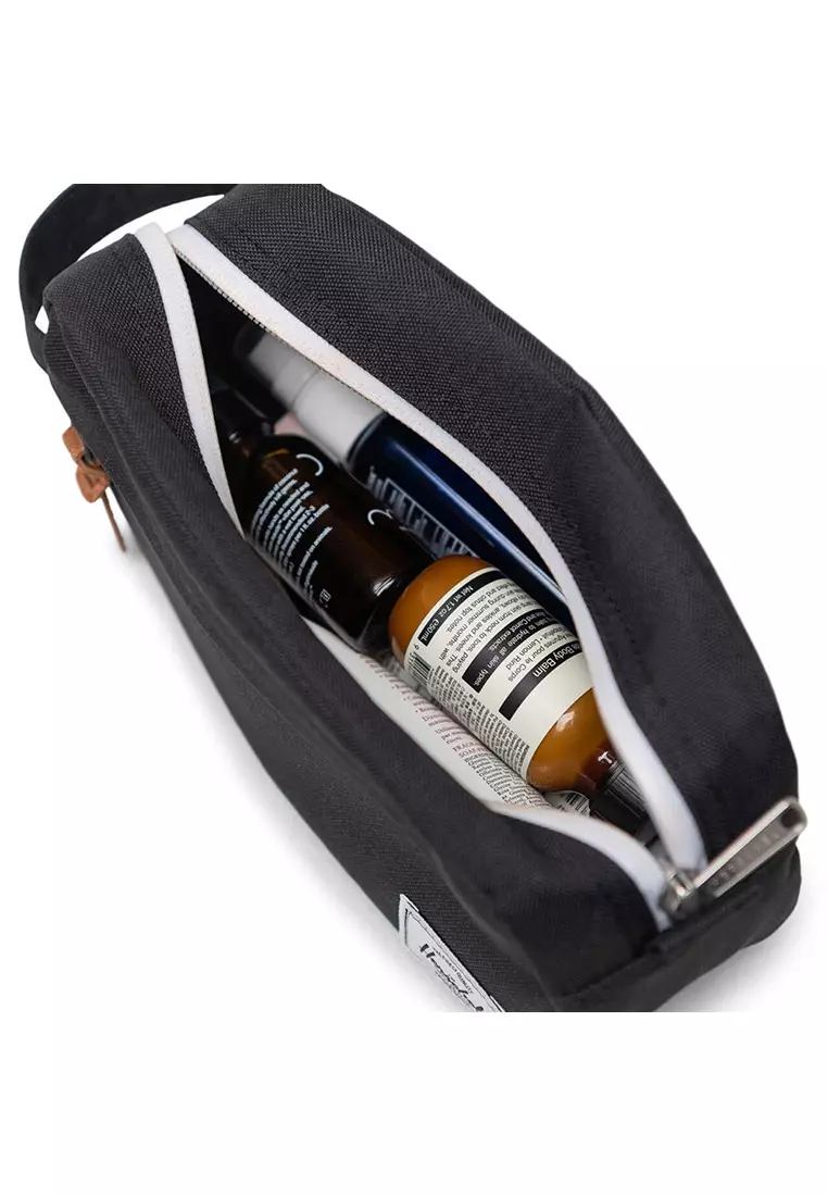 Jual Herschel Herschel Chapter Small Travel Kit 3L Accessories Black