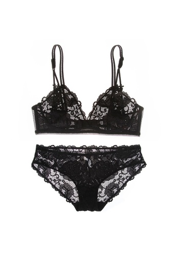 W.Excellence black Premium Black Lace Lingerie Set (Bra and Underwear) A6092USAB5651CGS_1