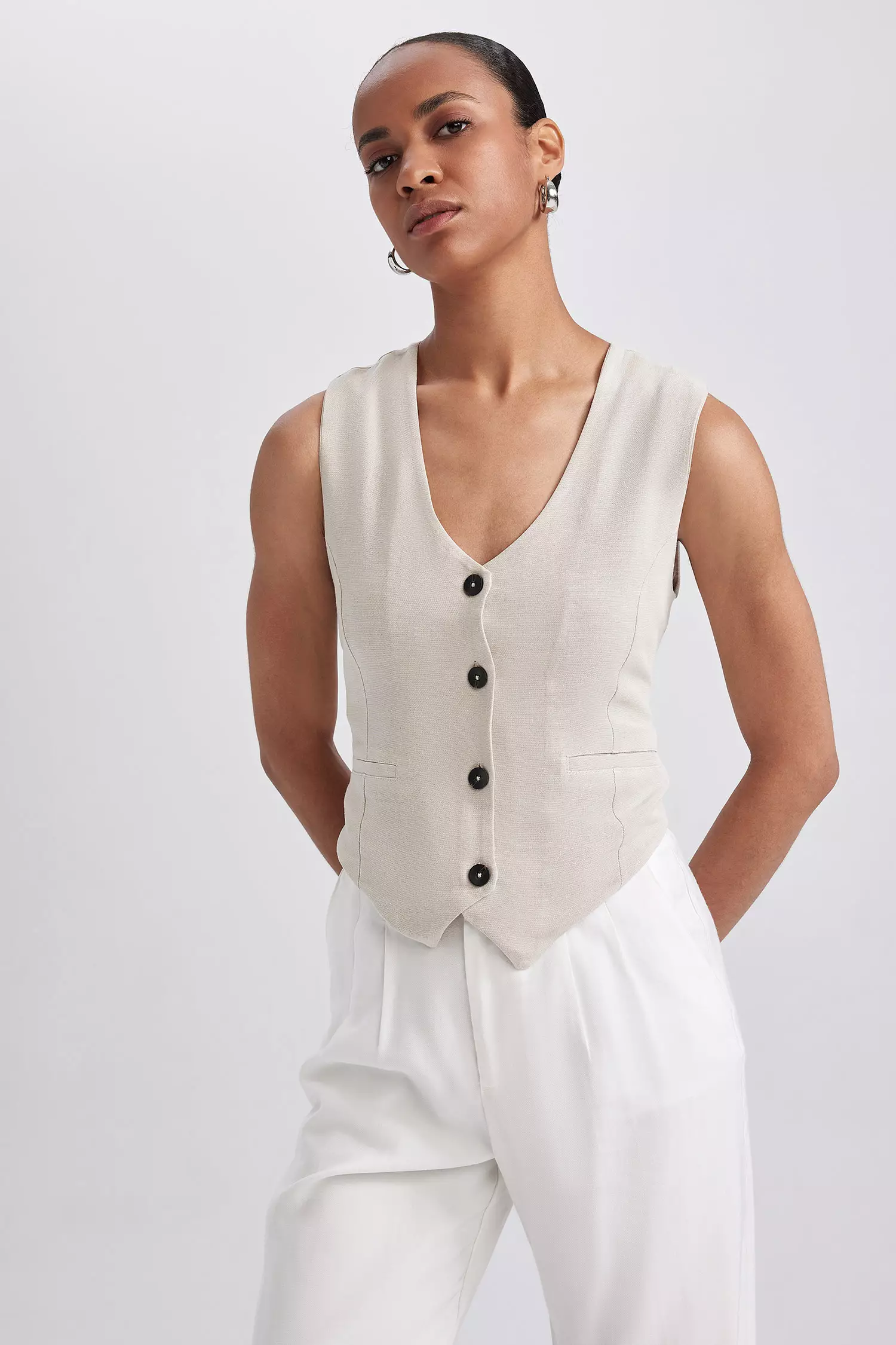 White vest shirt shop