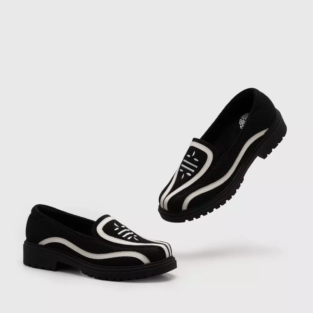 Moona Loafers Black