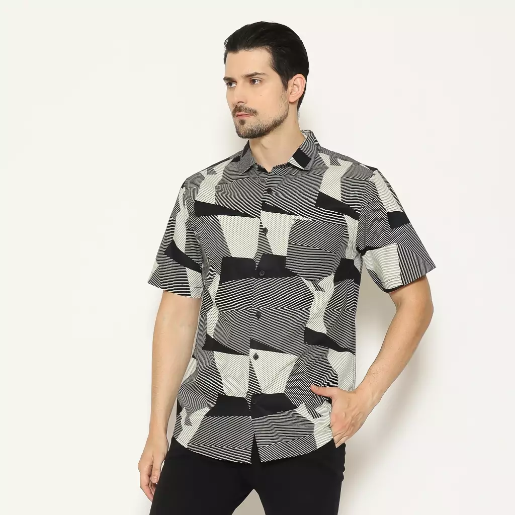 AMK Kemeja Pria Lengan Pendek SHP Bern S/S Black
