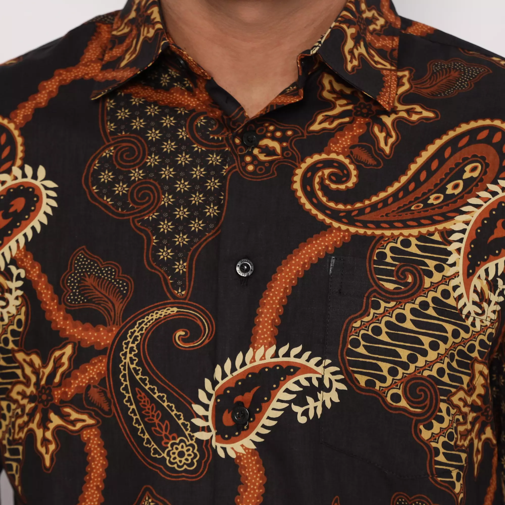 Platini Kemeja Batik Pria Lengan Panjang Katun Coklat 460575