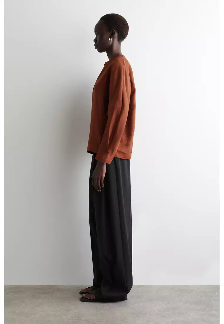 VOLUMINOUS LINEN BLOUSE