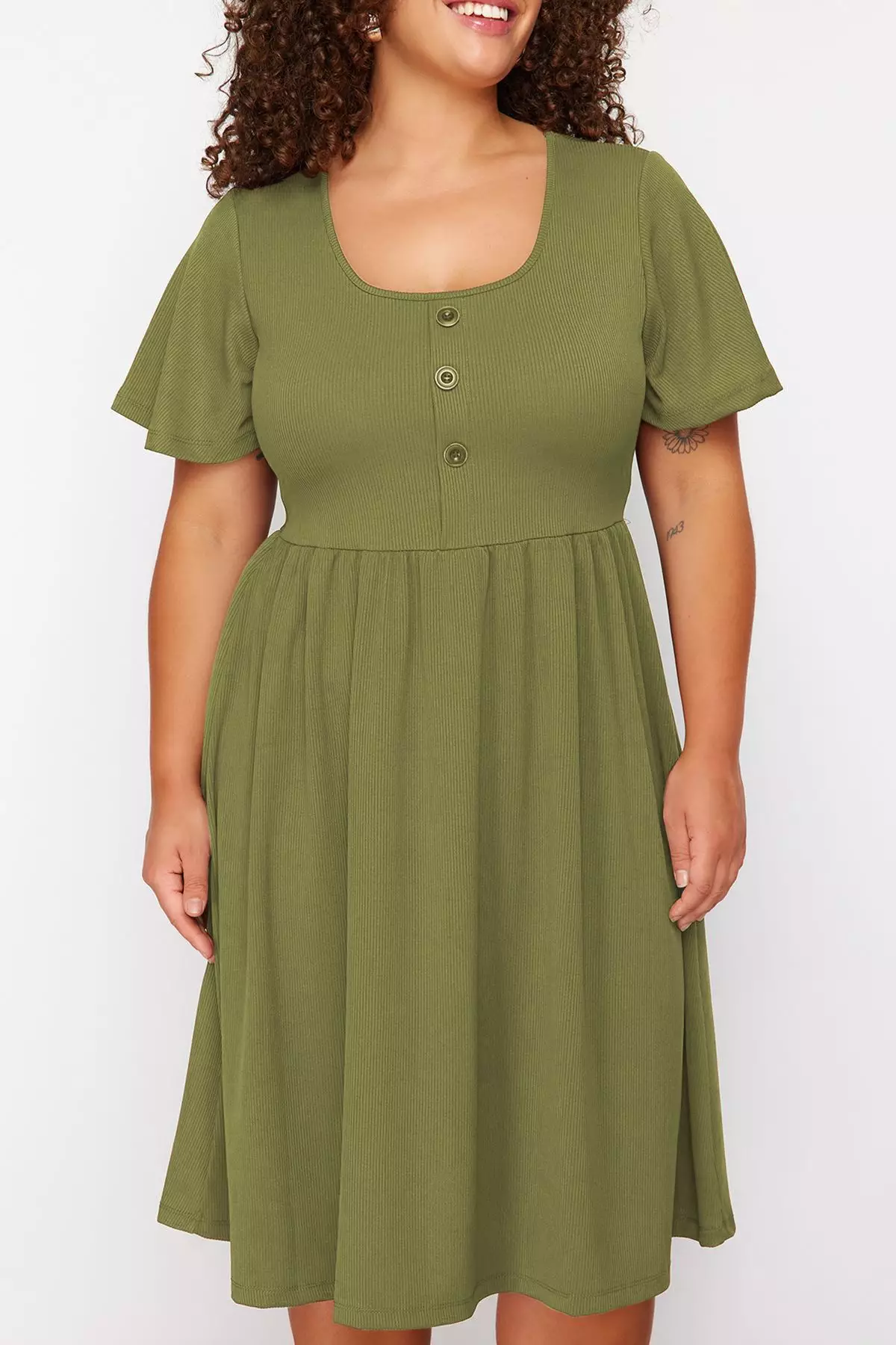Plus Size Scoop Neck Midi Dress