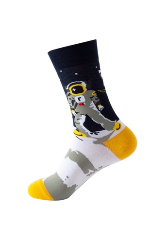 Kings Collection black Astronaut Pattern Cozy Socks (One Size) HS202168 4B8F9AA7367880GS_1