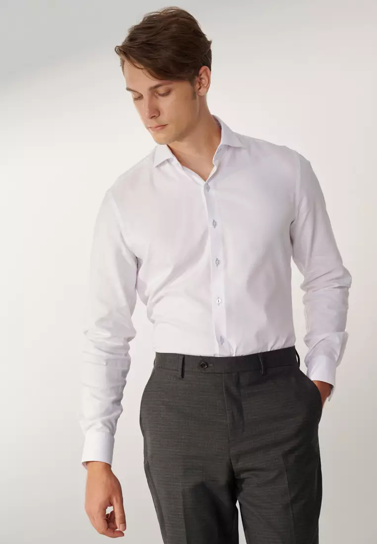 白色紋理修身版襯衫