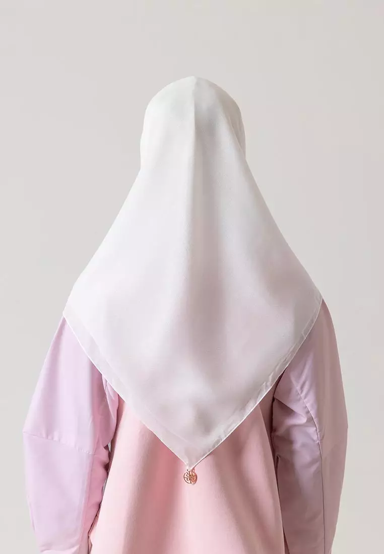 Ria Miranda Off White Rarina Scarf