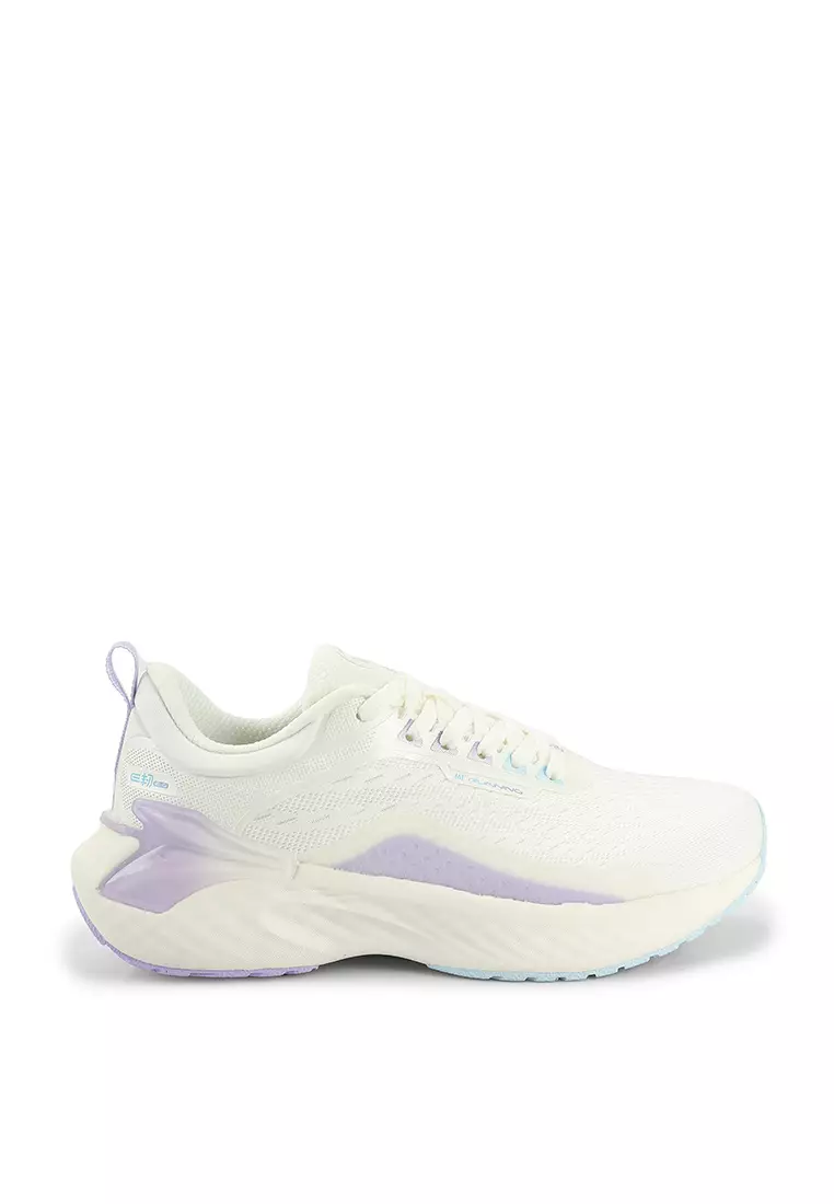 Cushioned trainers discount