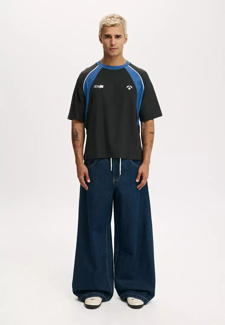 Cropped Fit Graphic T-Shirt