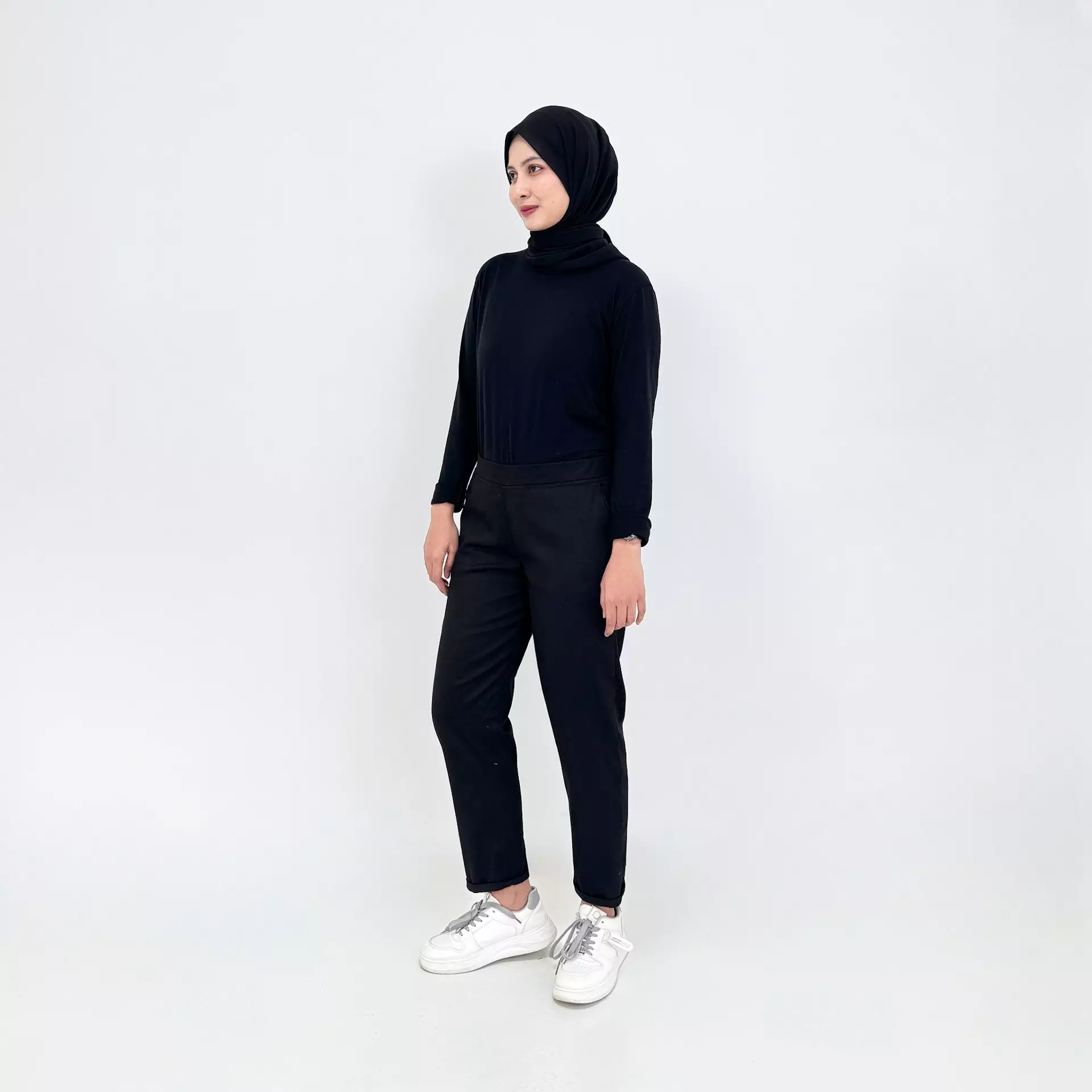 Celana Panjang Katun Basic Delli HITAM