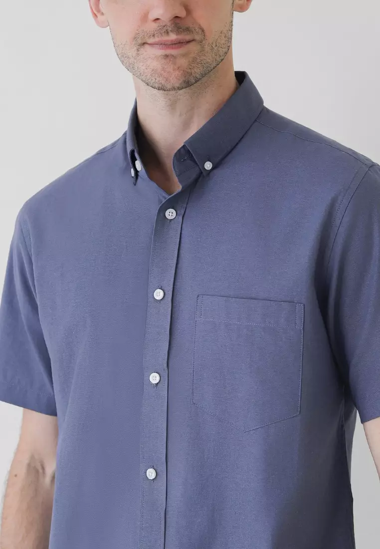Cotton Well Ben Short Sleeve Oxford Shirt Jet Blue | Kemeja Pria Lengan Pendek Basic Polos Biru Tua Denim
